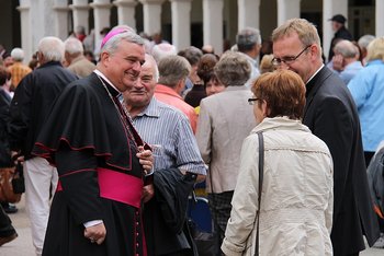 Bischof Dr. Karl-Heinz Wiesemann Bischof Dr. Karl-Heinz Wiesemann